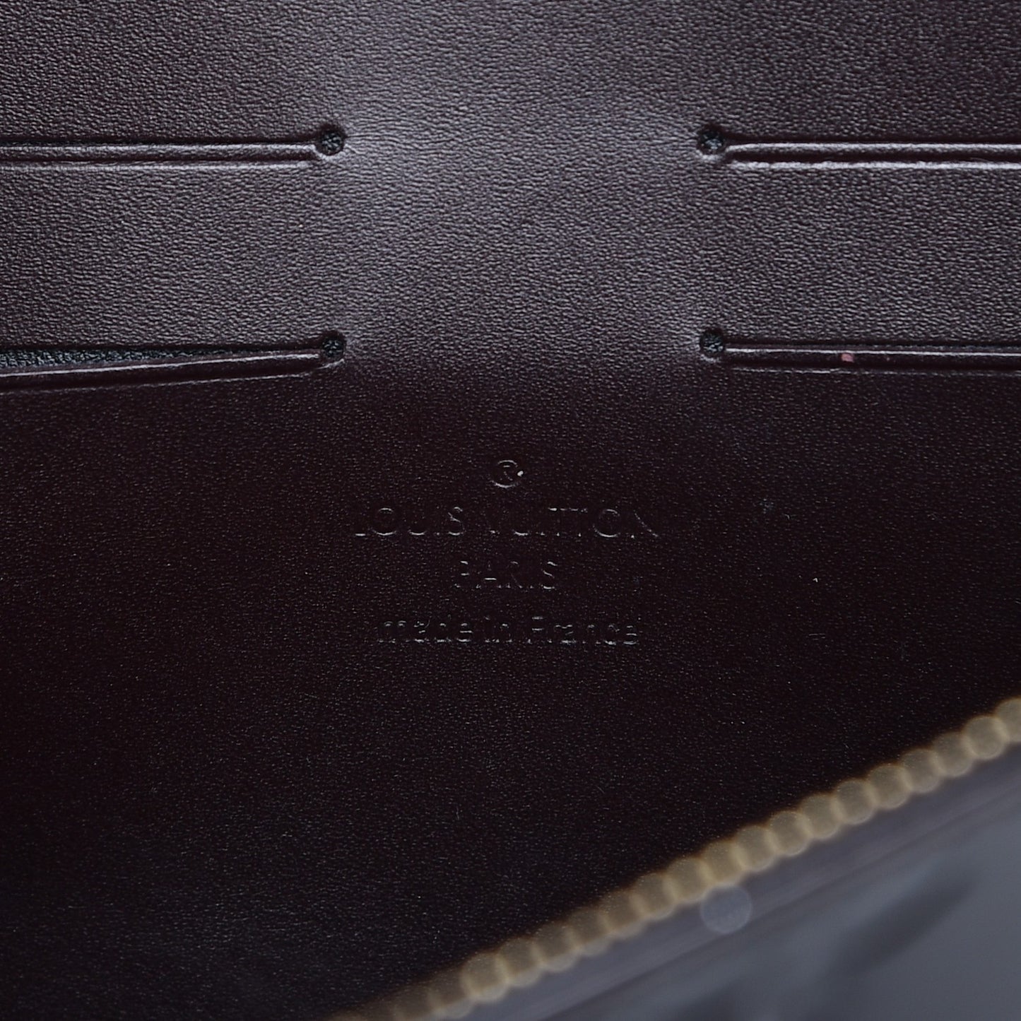 Vernis Robertson Clutch Amarante