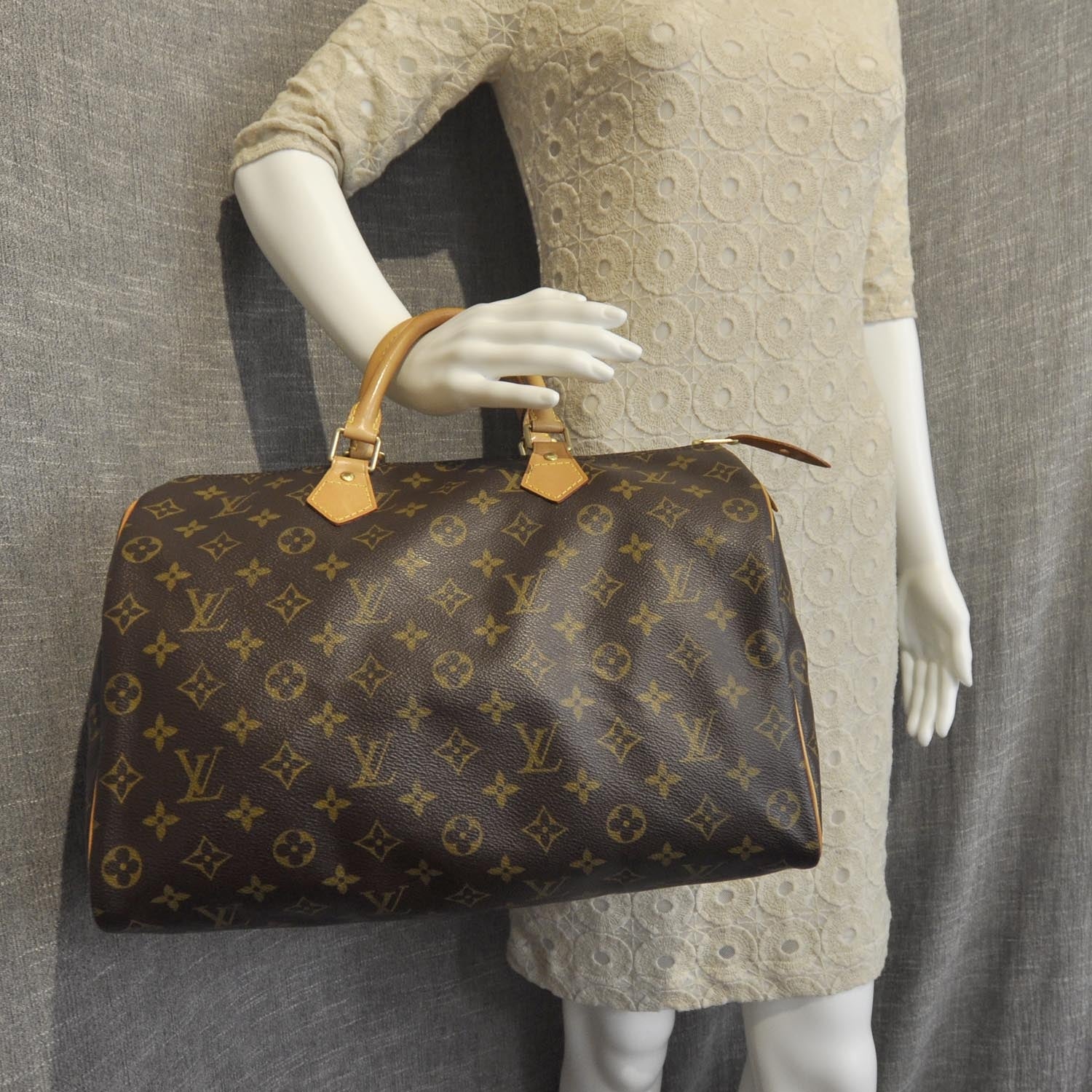 Louis Vuitton Monogram Speedy 35 2 of 8