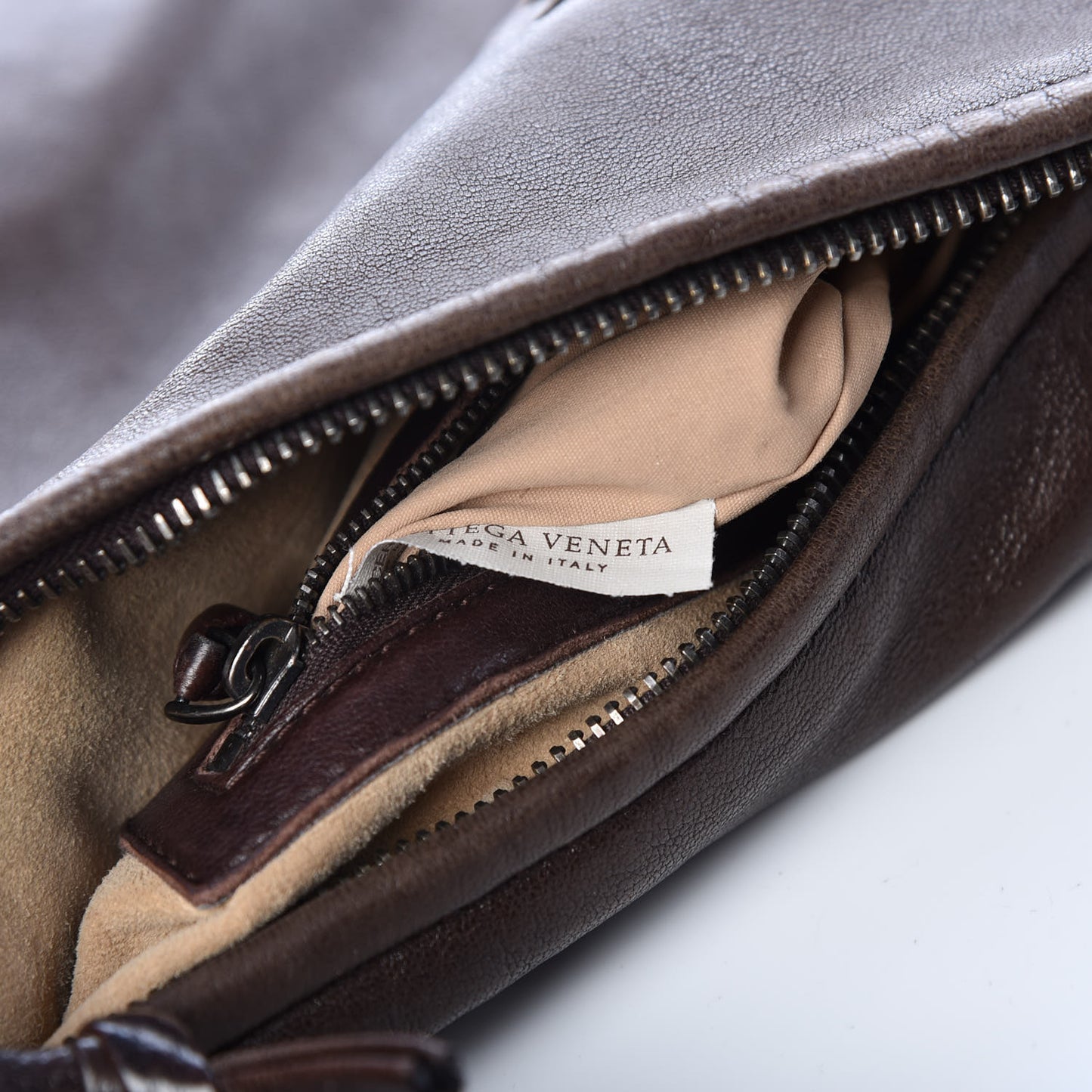 Nappa Intrecciato Medium Veneta Hobo Ebano