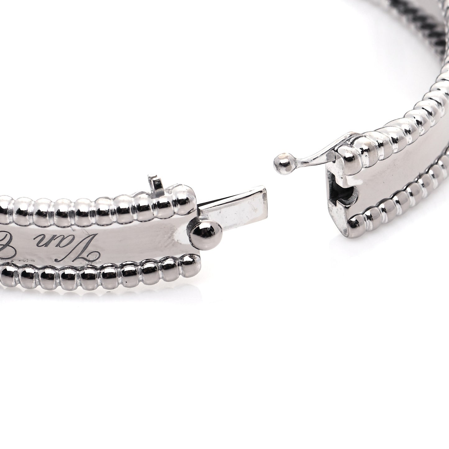 18K White Gold Perlee Signature Bangle Bracelet S