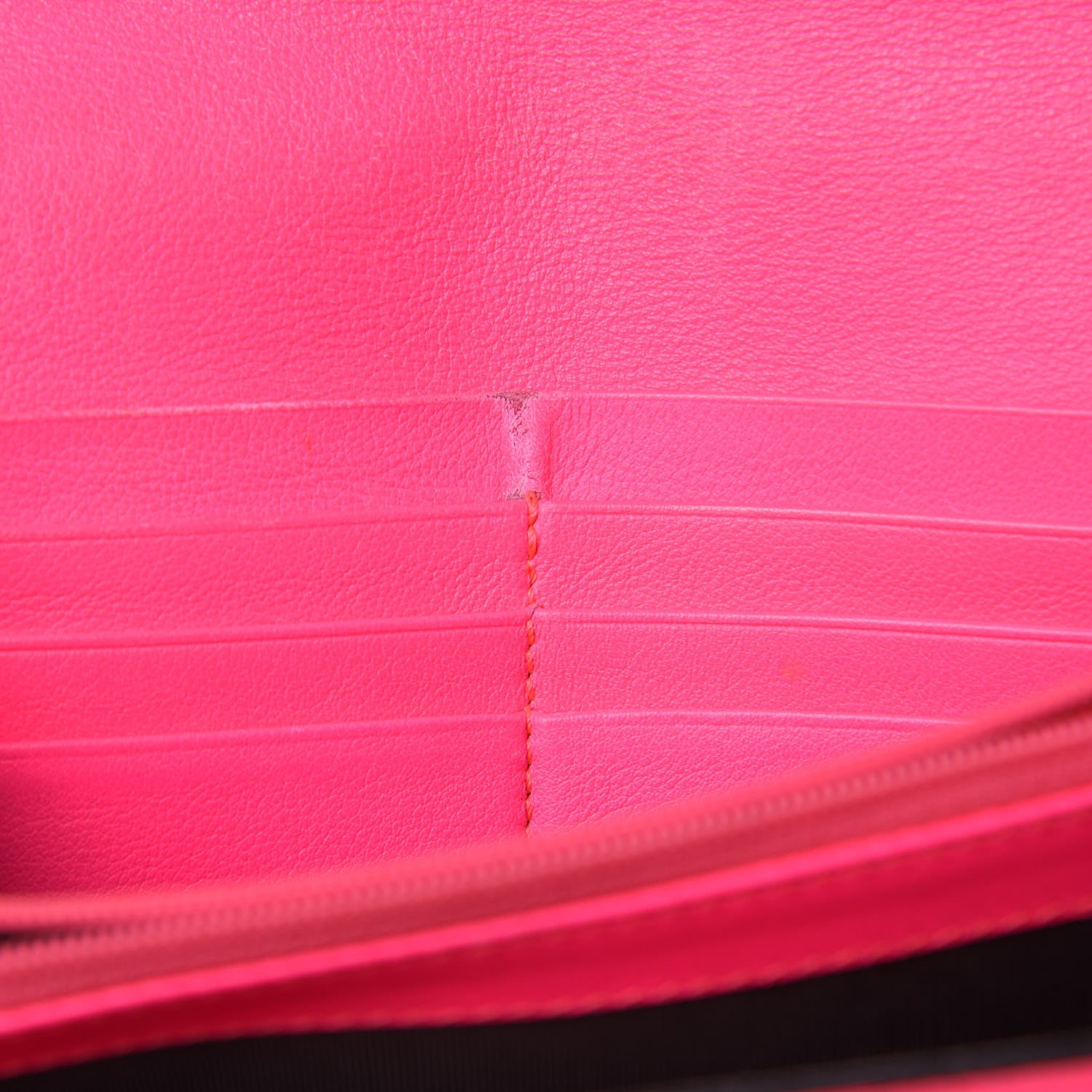 Gucci GG Supreme Monogram Continental Heart Wallet Fluorescent Fuchsia 13 of 14