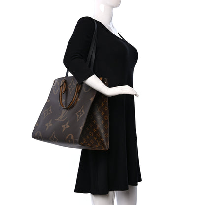 Louis Vuitton Reverse Monogram Giant Onthego GM 2 of 12