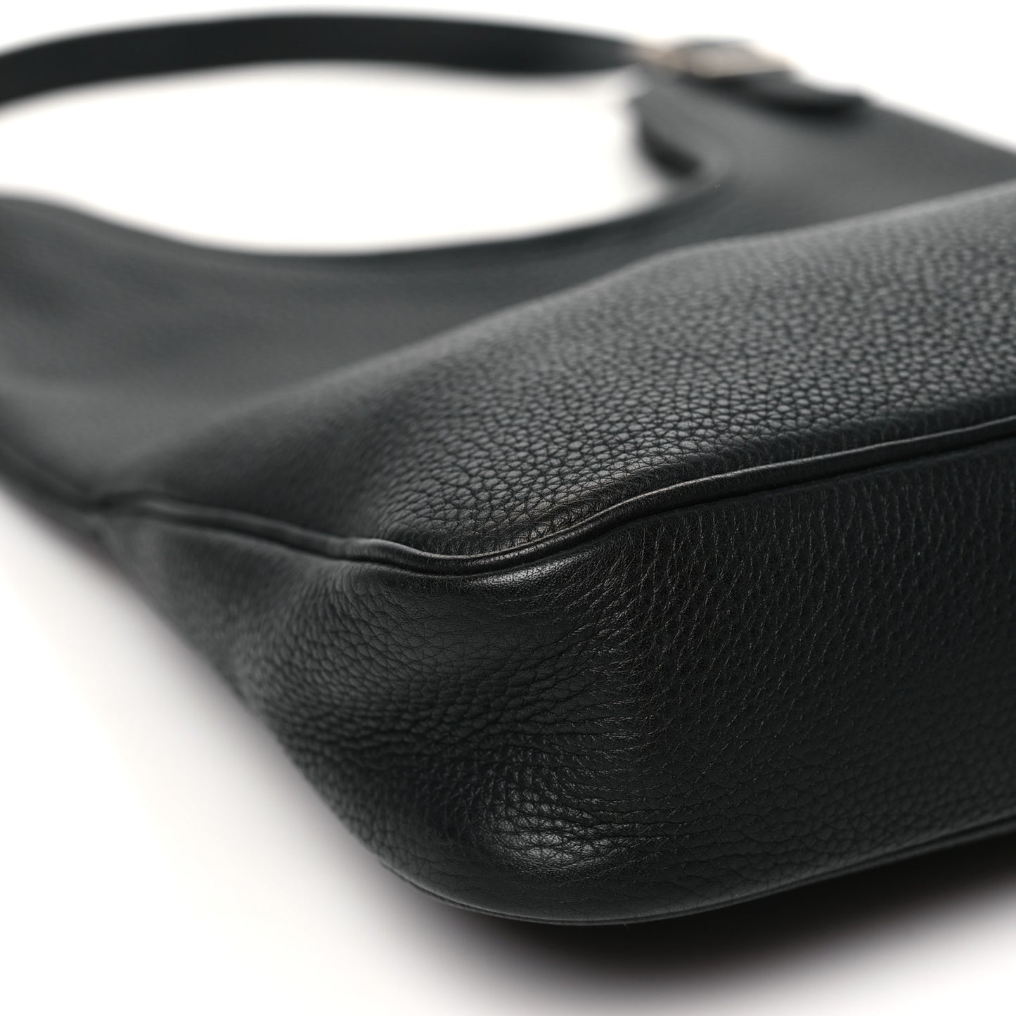 Togo Massai Cut 32 Black