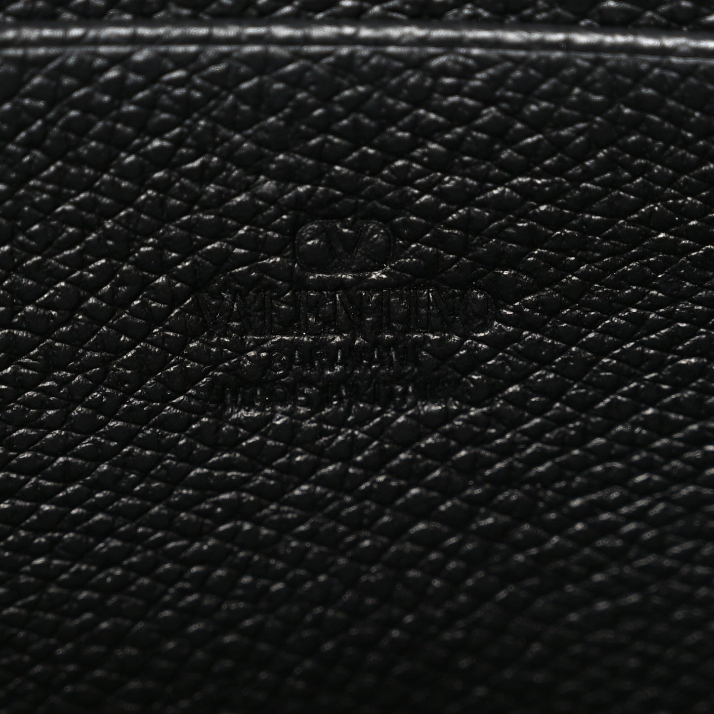 Grainy Calfskin Vlogo Medium Flat Pouch Black