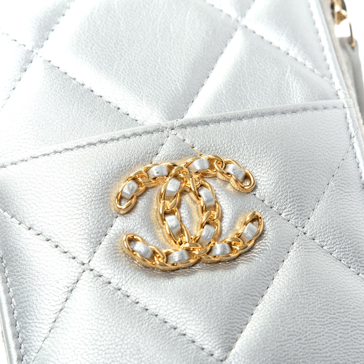 Metallic Goatskin Quilted Chanel 19 Flat Wallet Pouch Silver