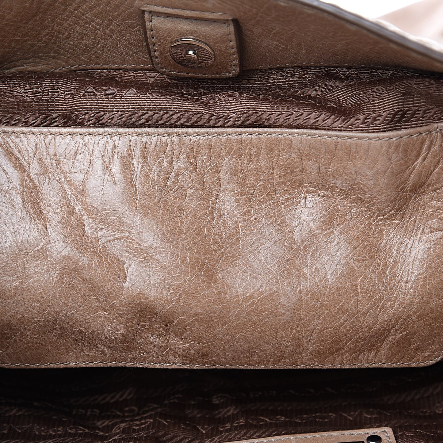Vitello Shine Hobo Cammeo