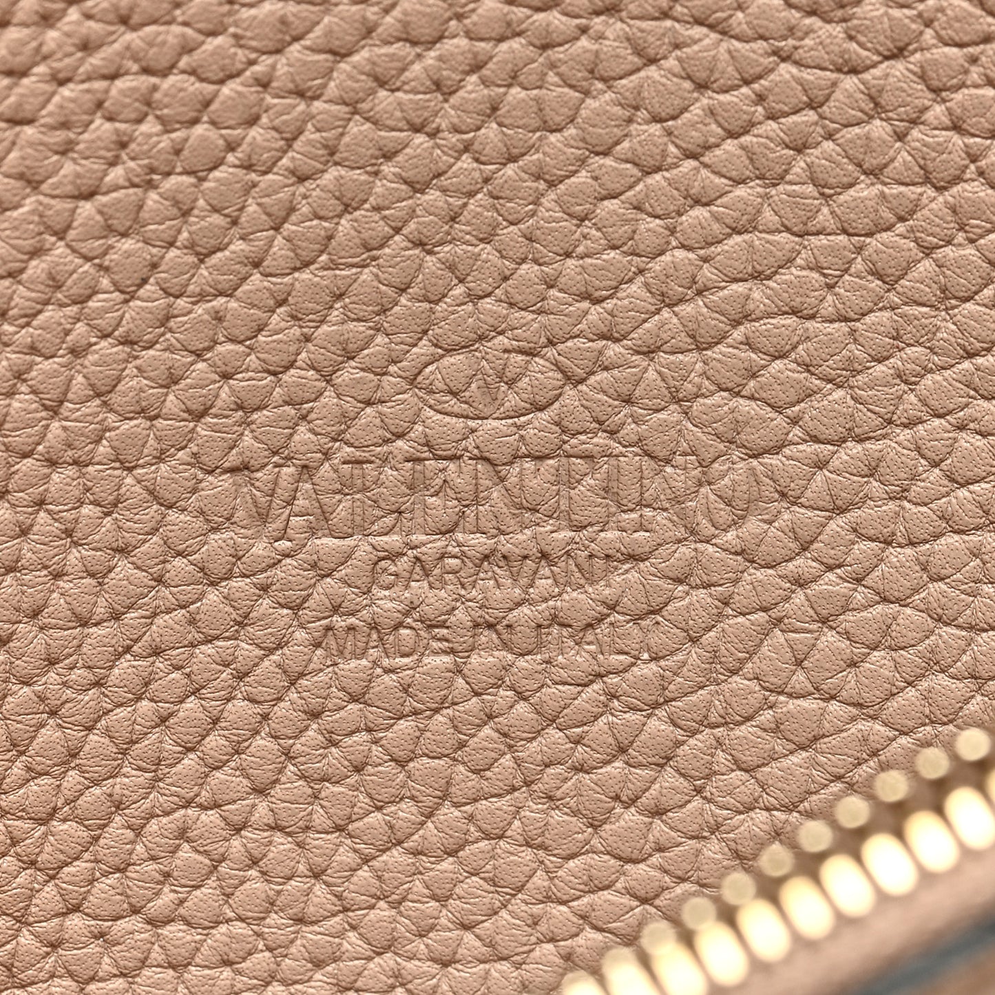 Pebbled Calfskin Rockstud Flip Lock Shoulder Bag Poudre