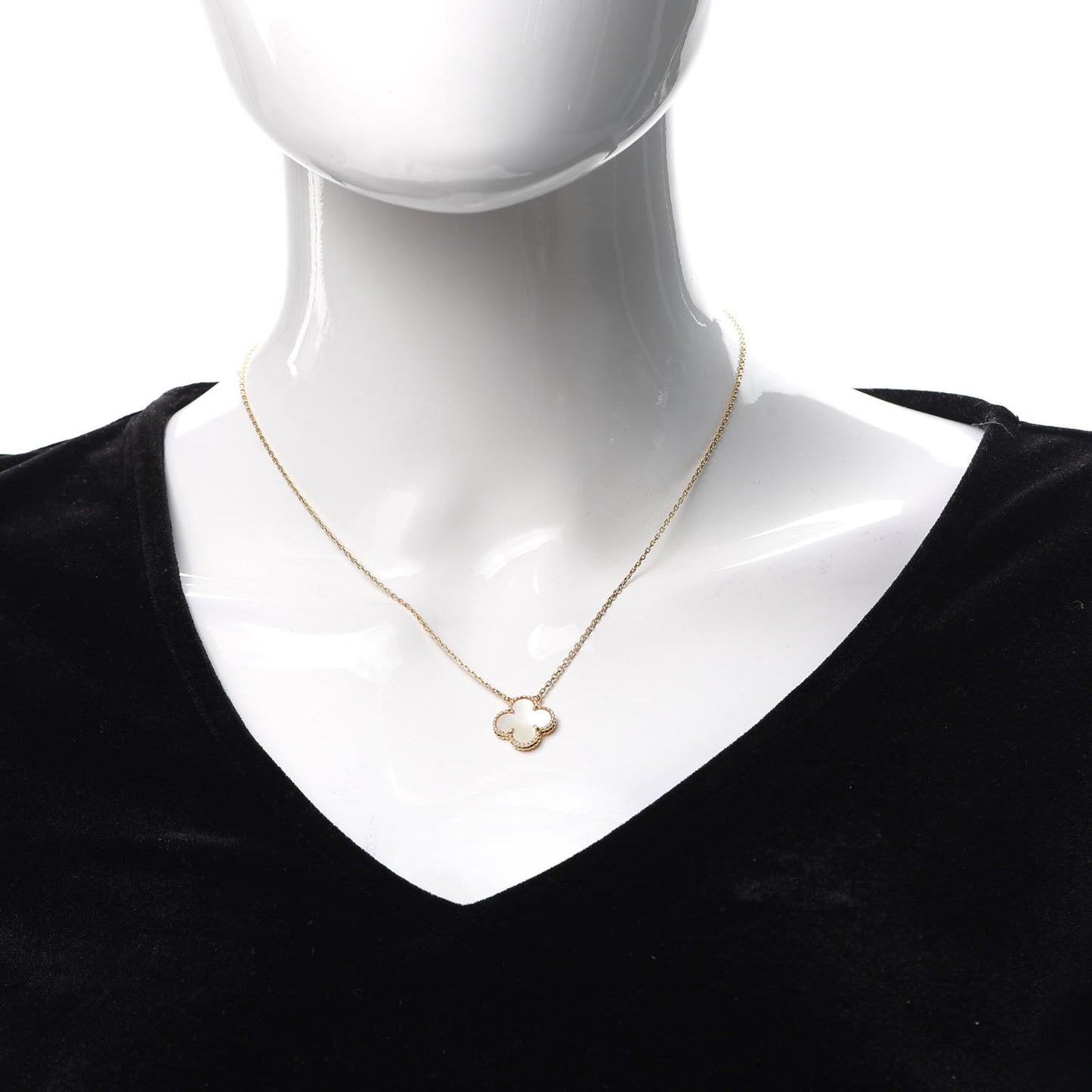 18K Yellow Gold Mother of Pearl Vintage Alhambra Pendant Necklace