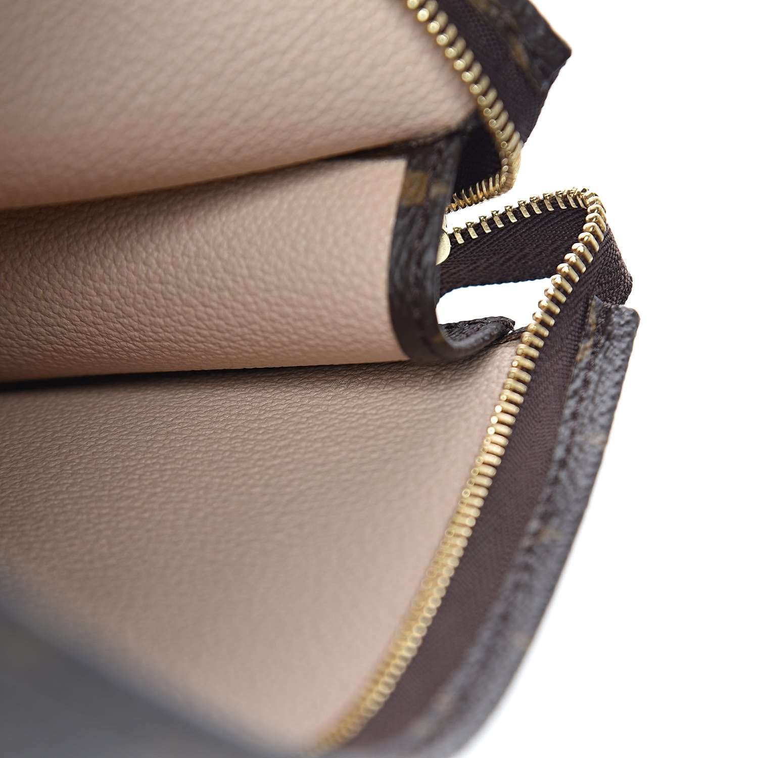 Louis Vuitton Monogram Toiletry Pouch 26 7 of 9