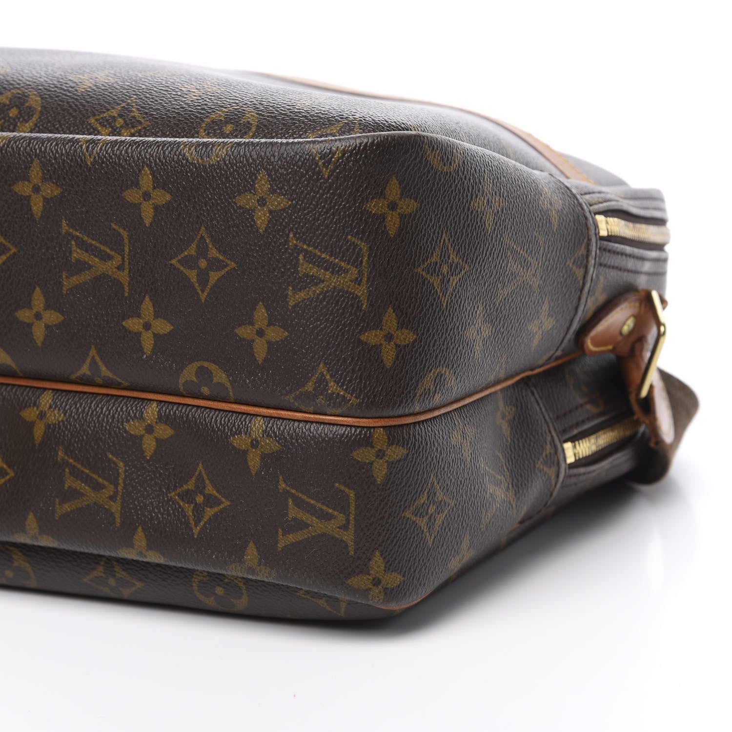 Louis Vuitton Monogram Reporter GM 11 of 17