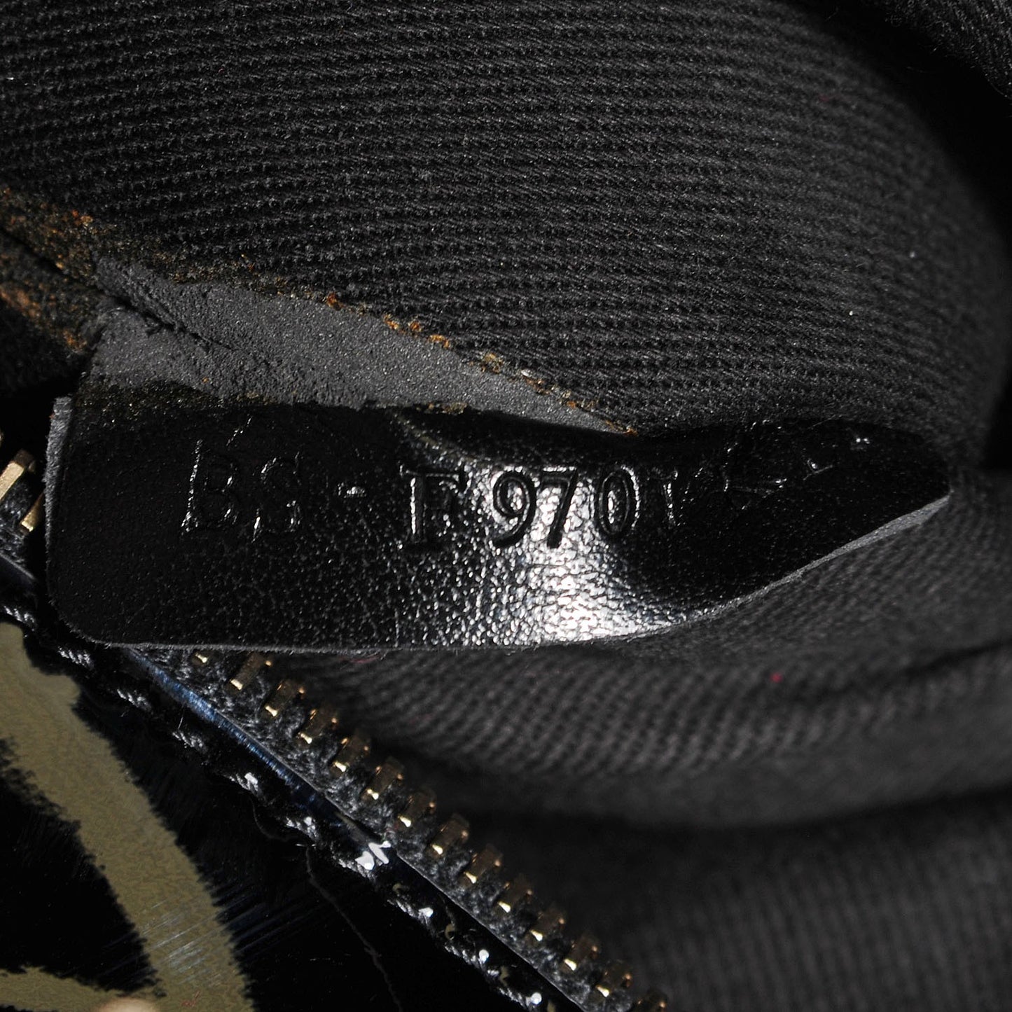 Patent Medium Rockstud Tote Black