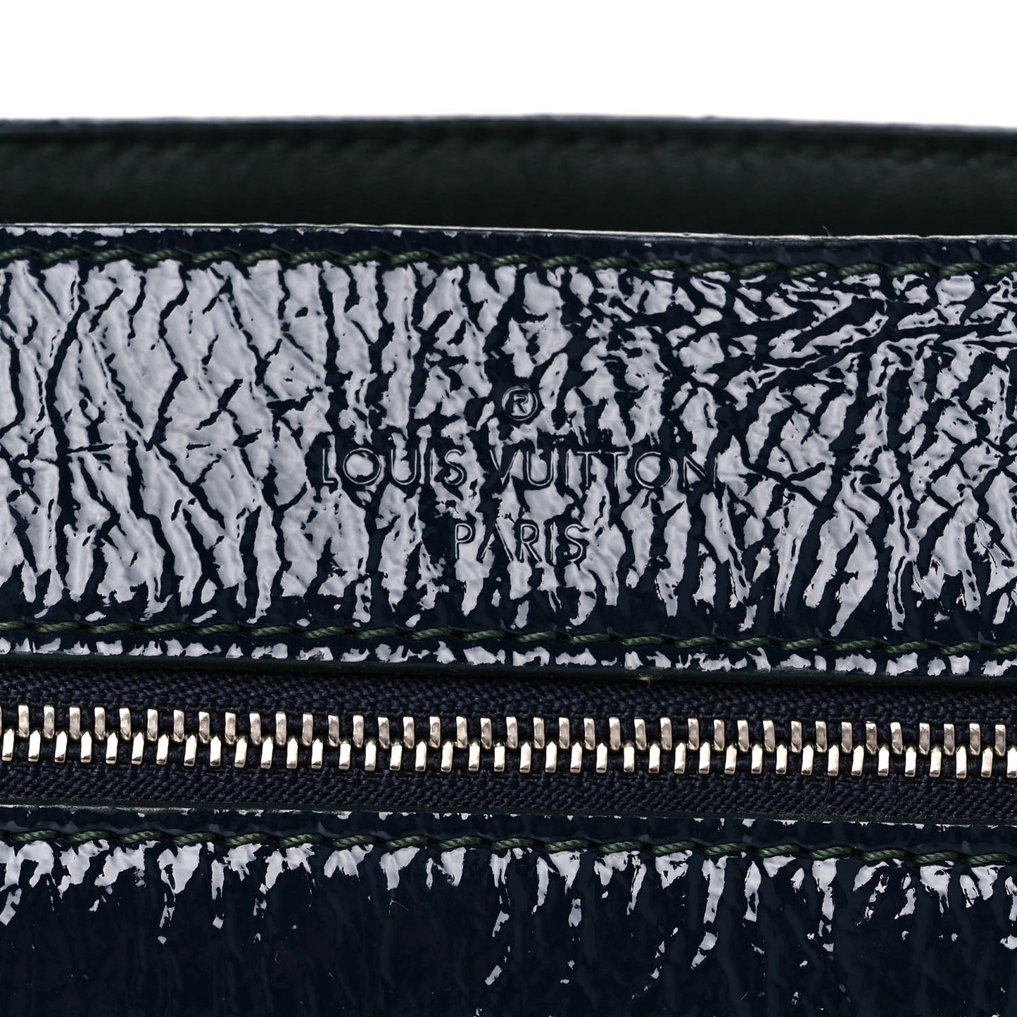 Vernis Deerskin Bonded Chain Pochette Marine