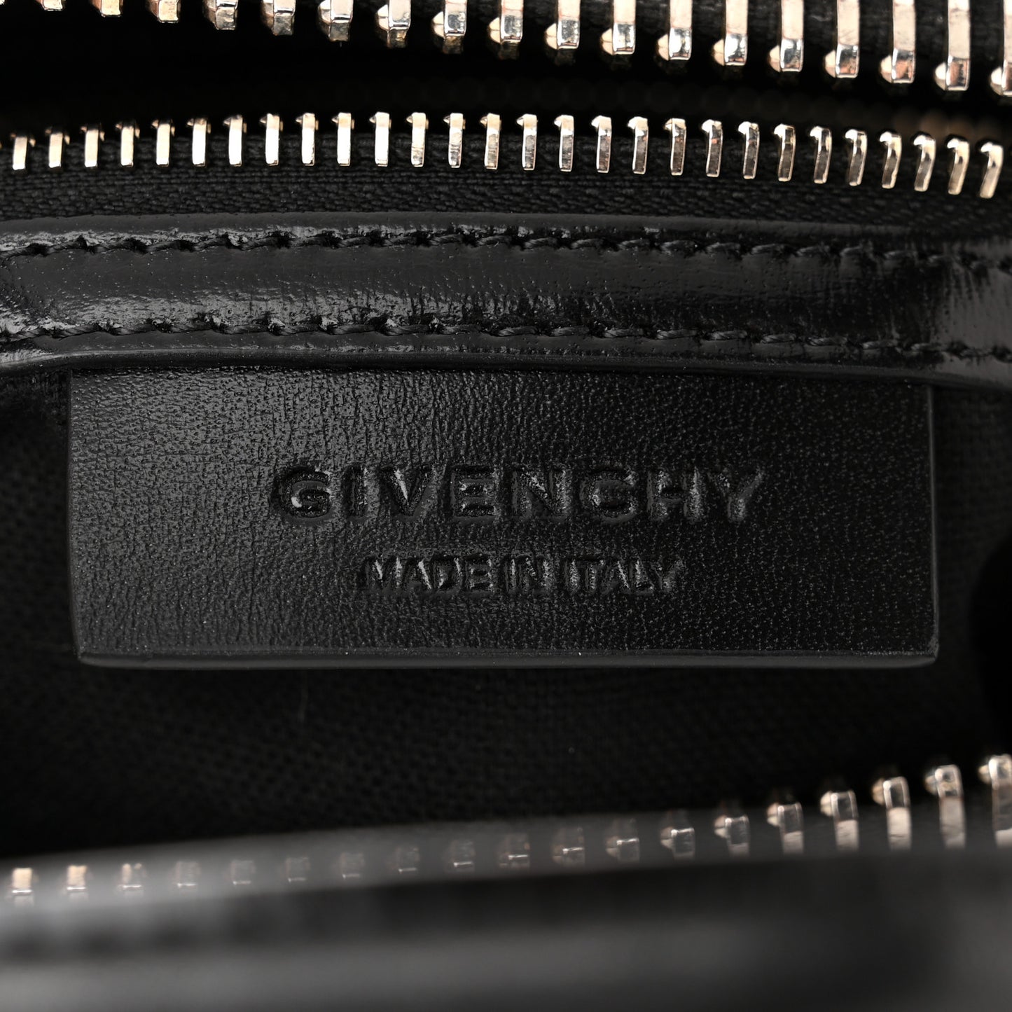 Shiny Lord Calfskin Small Antigona Black