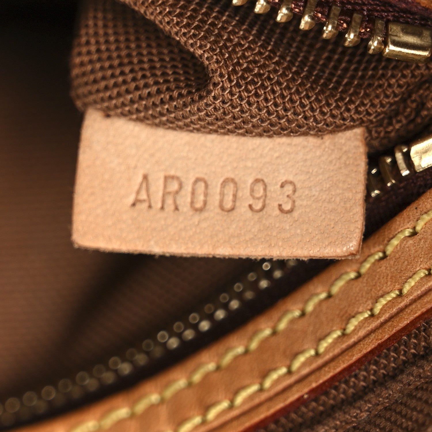 Louis Vuitton Monogram Trotteur 7 of 11