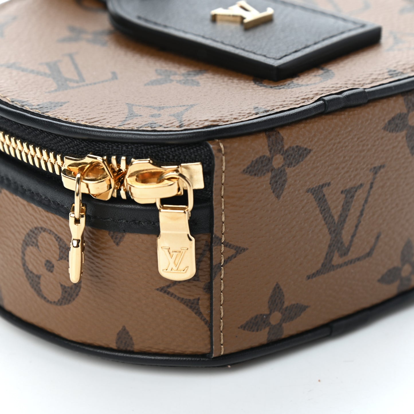Reverse Monogram Mini Boite Chapeau