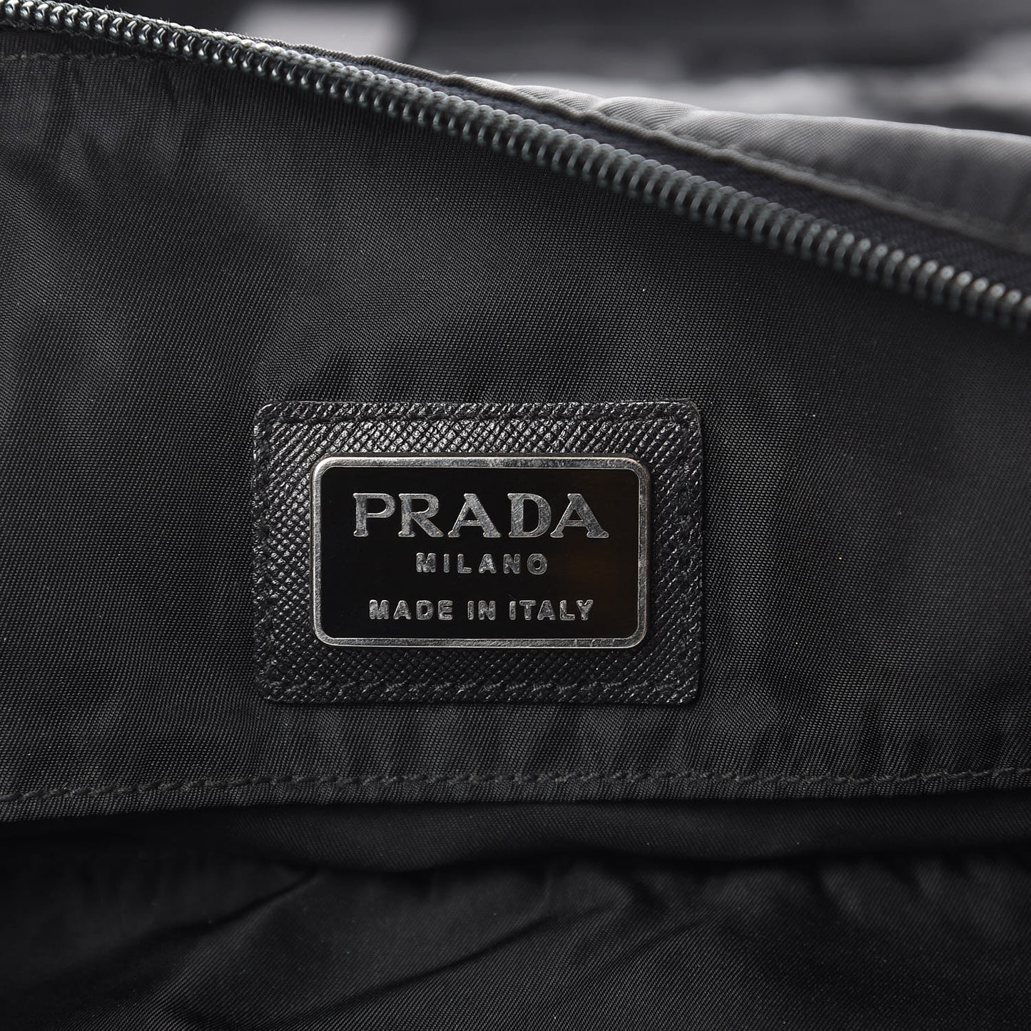 Nylon Vela Messenger Bag Black