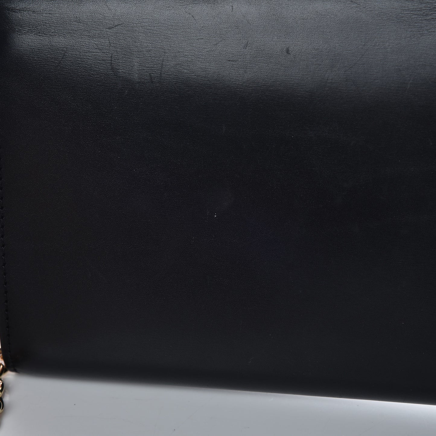 Calfskin Chain Louise GM Black