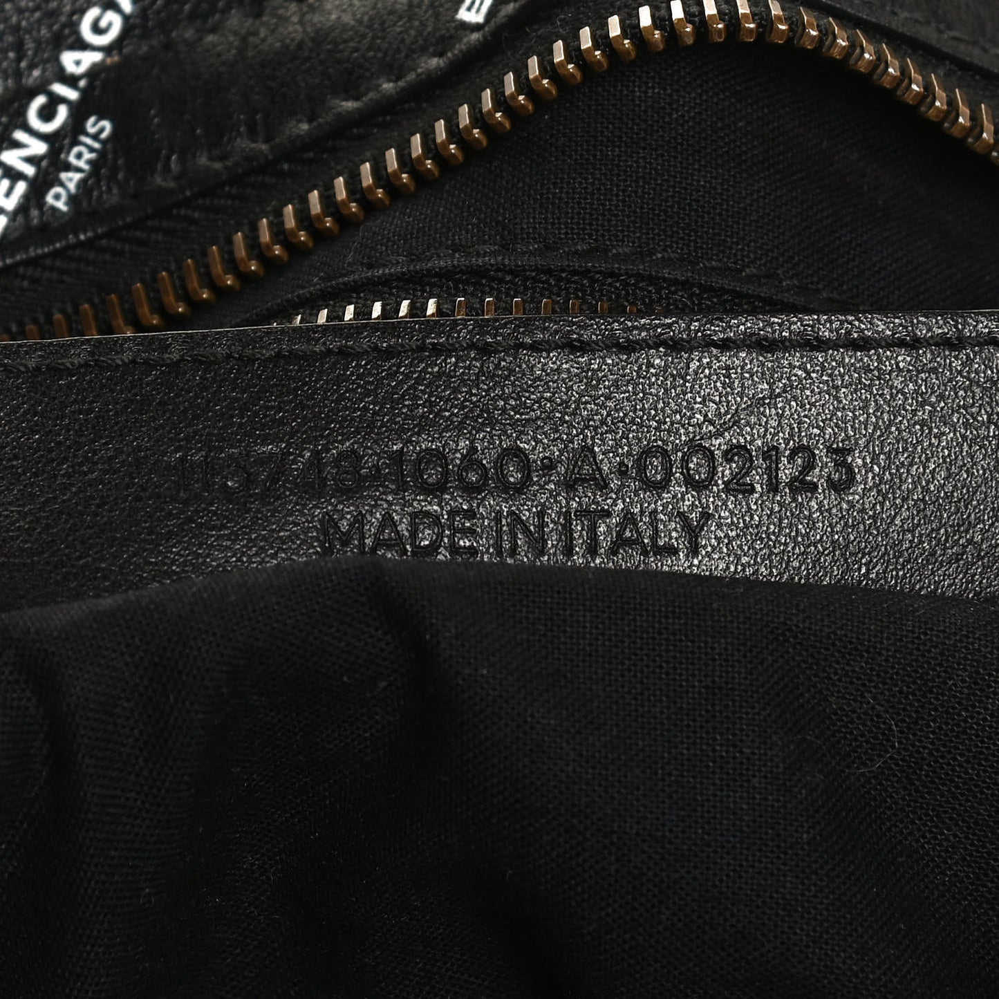 Veau Allover Logo Classic Hardware City Black White