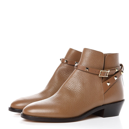 Valentino Garavani Grained Calfskin Rockstud Single Buckle 35mm Cowboy Ankle Boots 37 Nocciola 3 of 8