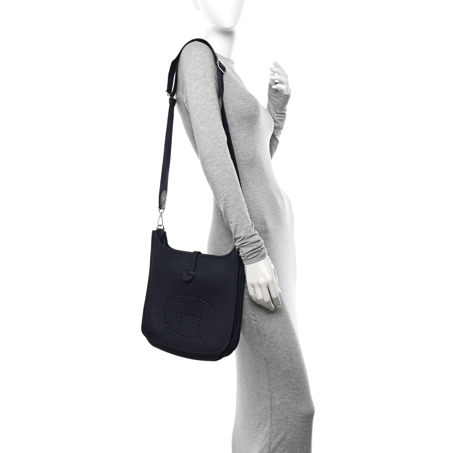Hermes Taurillon Clemence Evelyne III Bleu Nuit 2 of 13