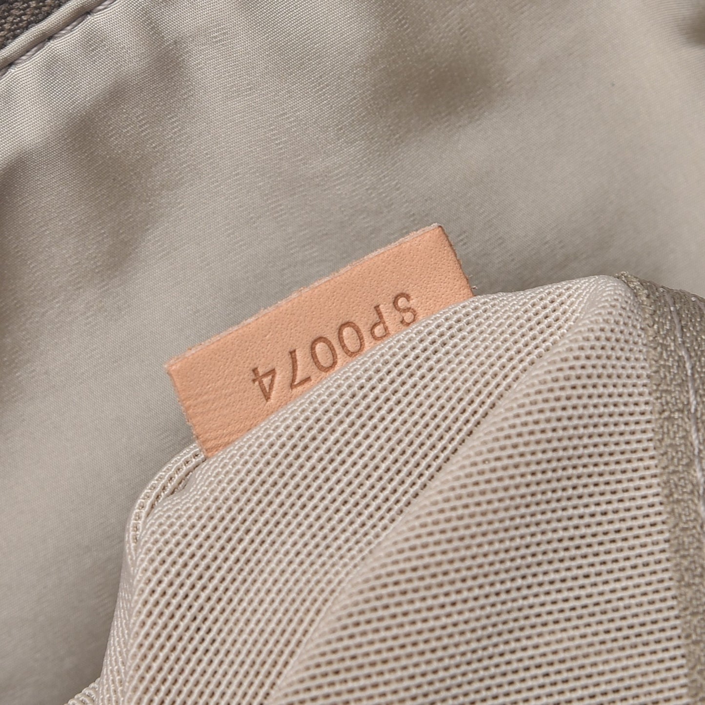 Damier Geant Attaquant Earth