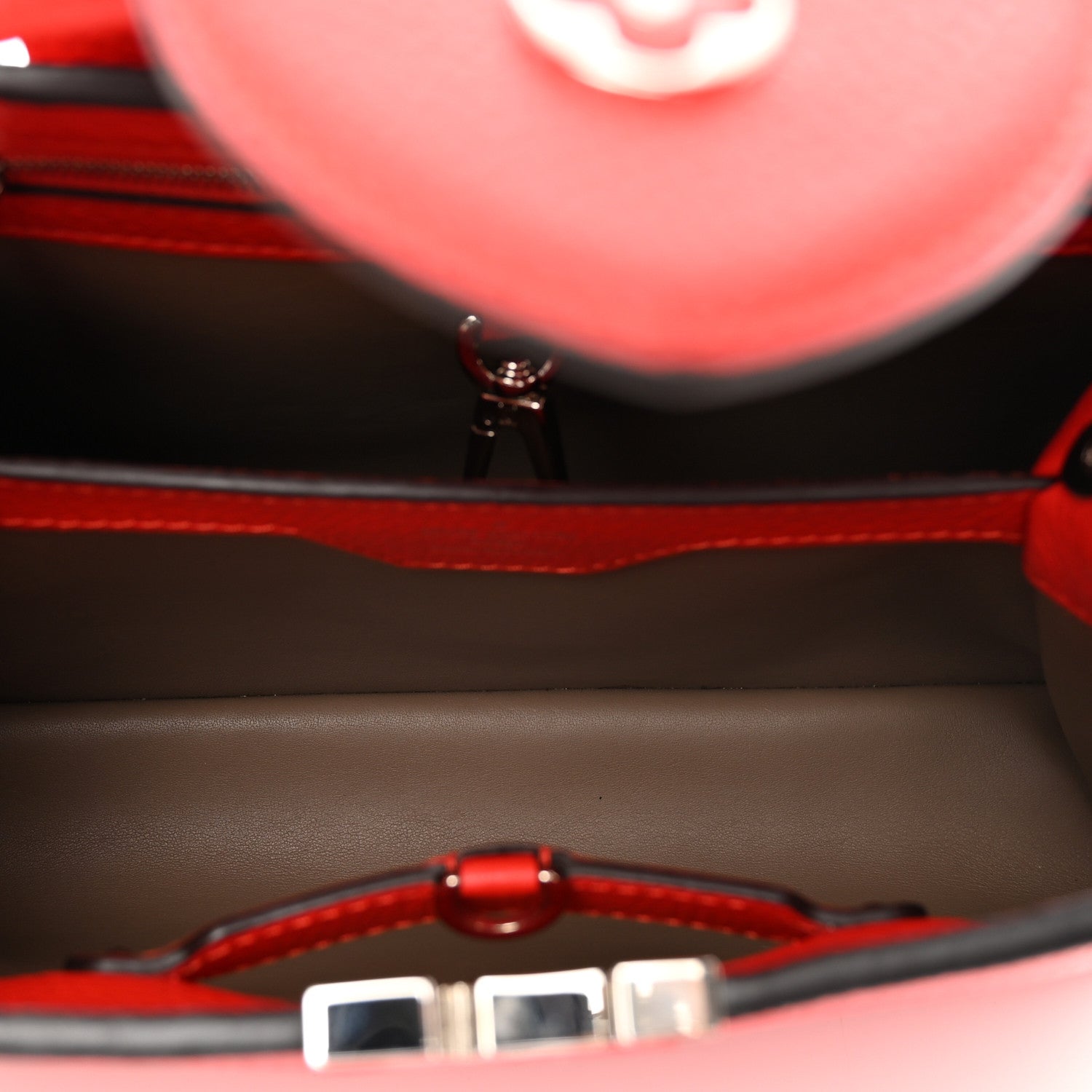 Louis Vuitton Taurillon Capucines BB Rubis 5 of 8