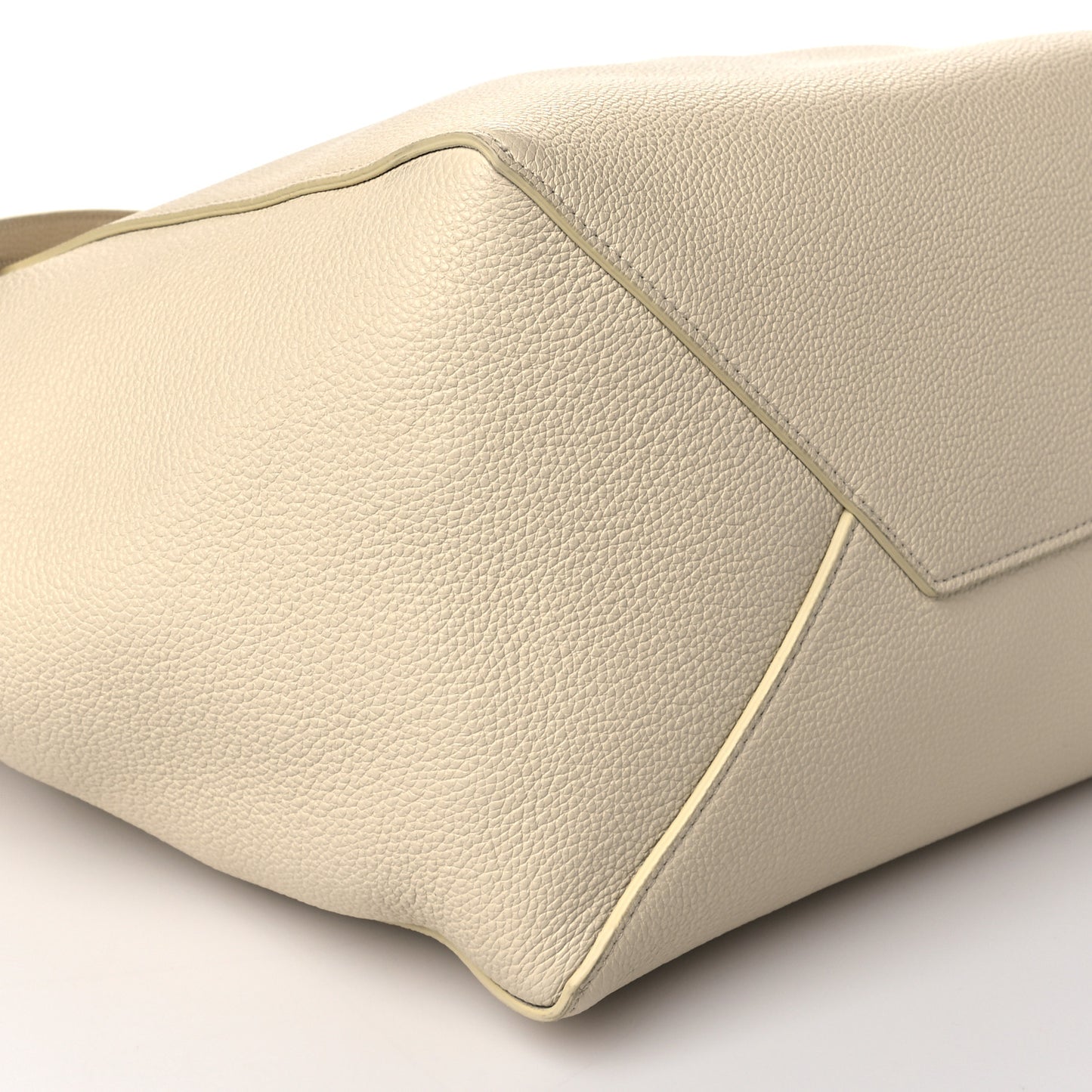 Soft Grained Calfskin Small Belt Cabas Phantom Vanilla