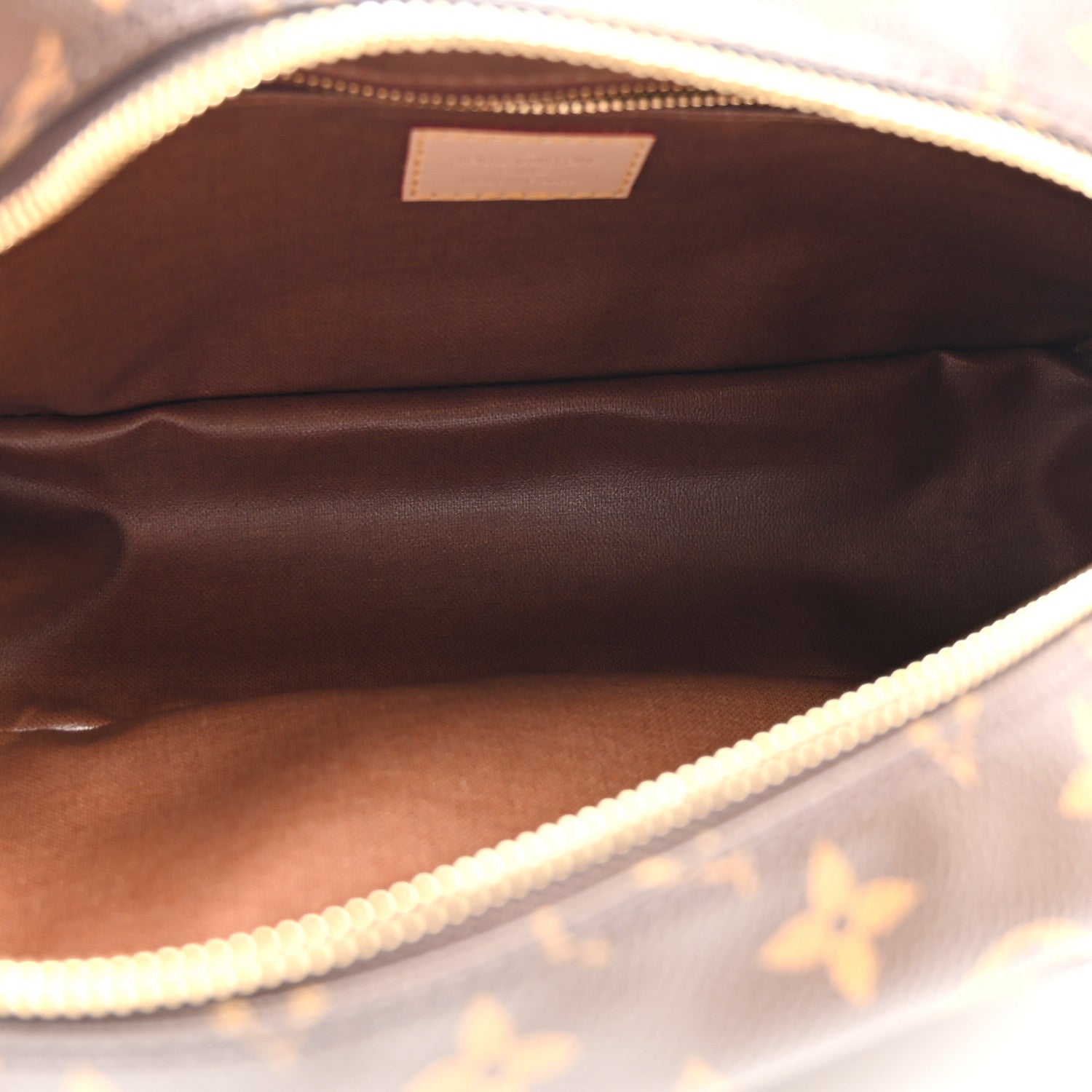 Louis Vuitton Monogram Toiletry Bag 25 5 of 6