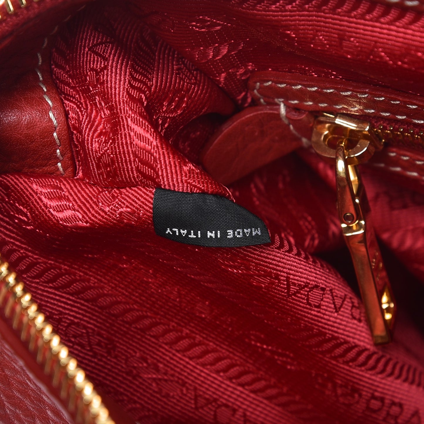 Vitello Daino Top Handle Shoulder Bag Rosso