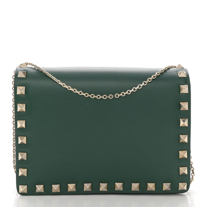 Valentino Garavani Calfskin Rockstud Wallet On Chain Green 1 of 12