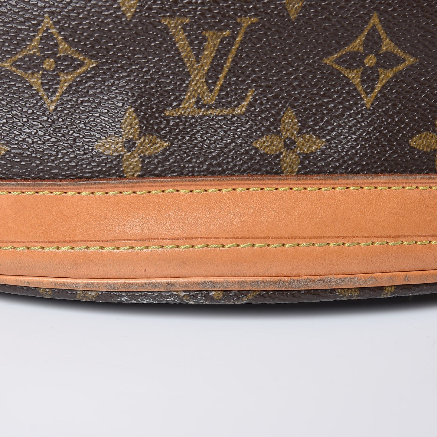 Monogram Petit Bucket 23