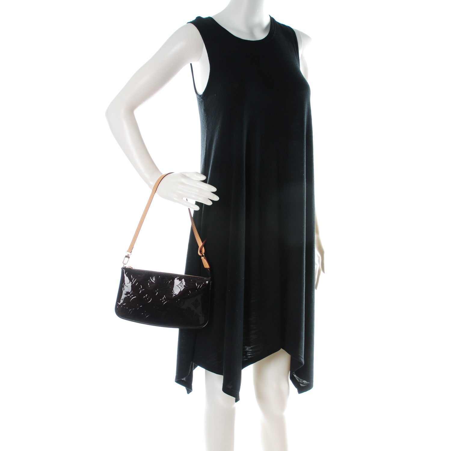 Louis Vuitton Vernis Pochette Accessories NM Amarante 2 of 7