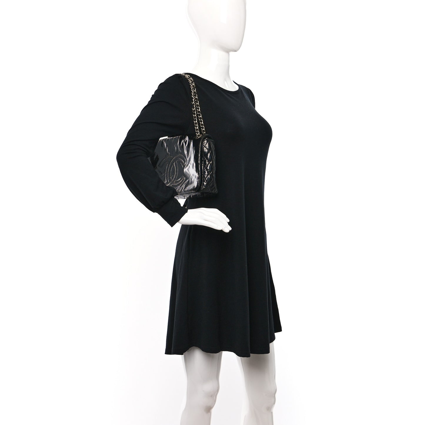 Vinyl XL Rock and Chain Flap Black