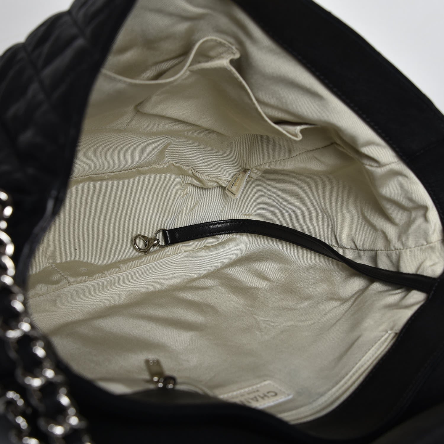 Chanel Washed Lambskin Quilted Maxi Chain Around Flap Black 5 of 7