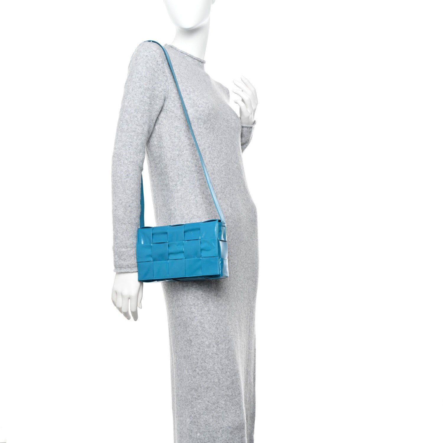 Bottega Veneta Paper Calfskin Maxi Intreccio Cassette Crossbody Bag Blaster 2 of 10