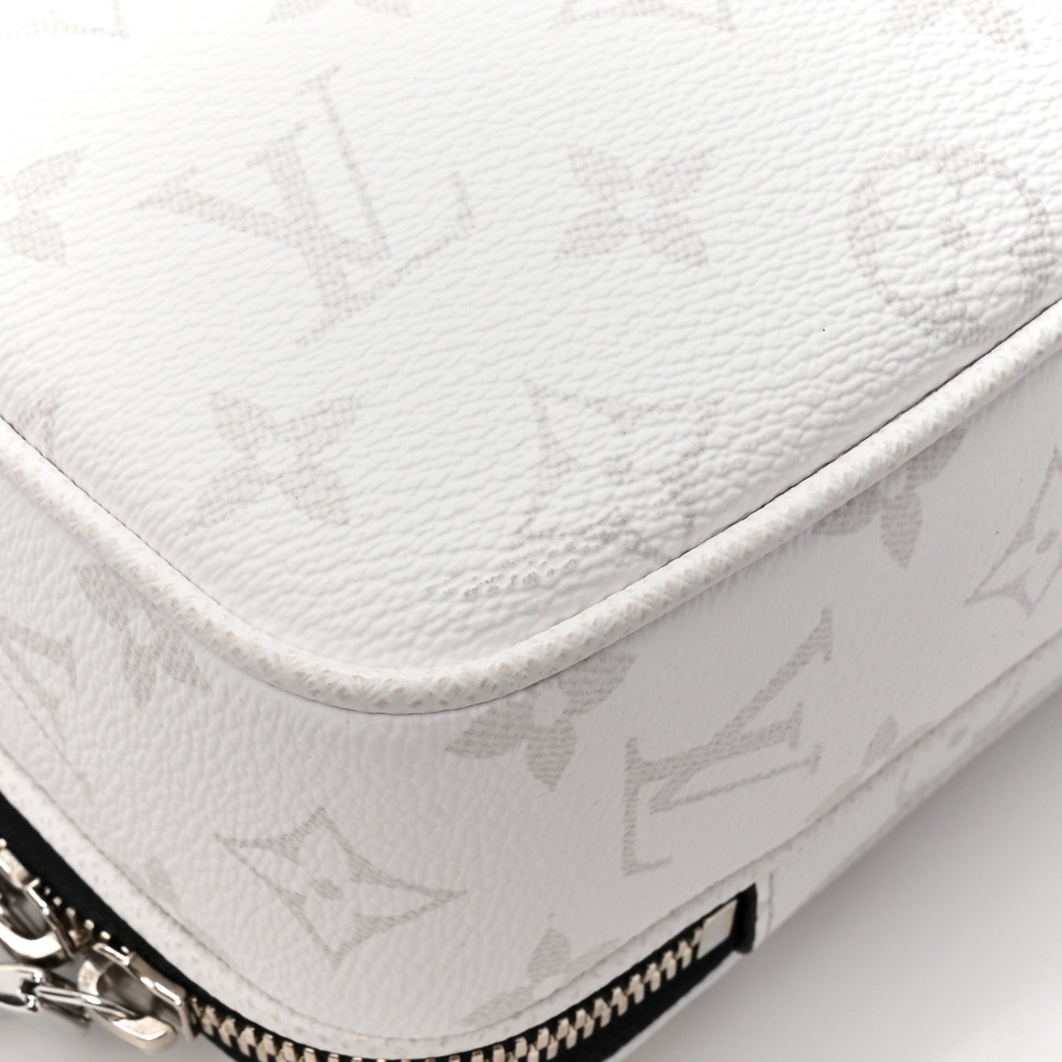 Louis Vuitton Taiga Monogram Alpha Messenger Optic White 13 of 13