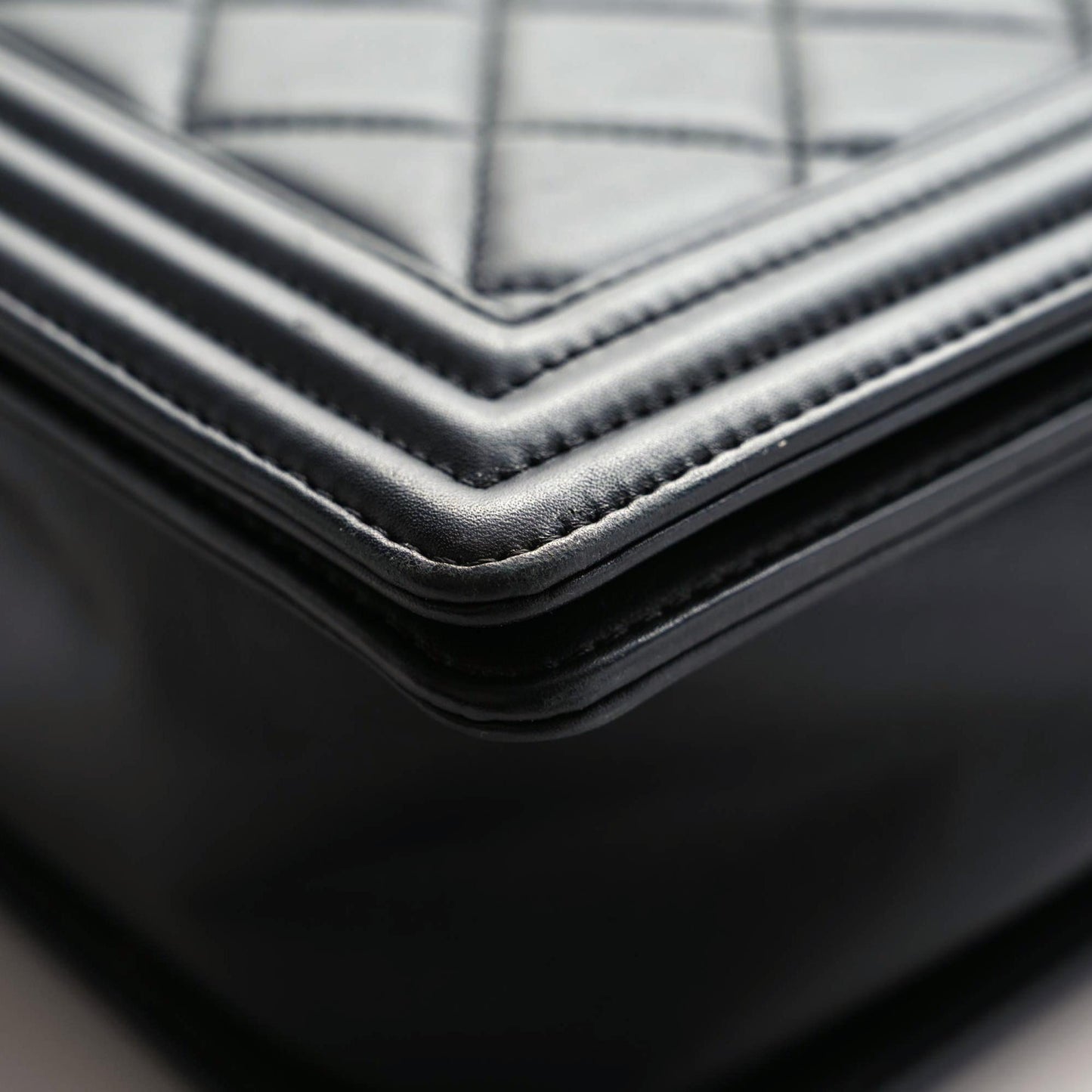 Lambskin Quilted Large Boy Flap Black