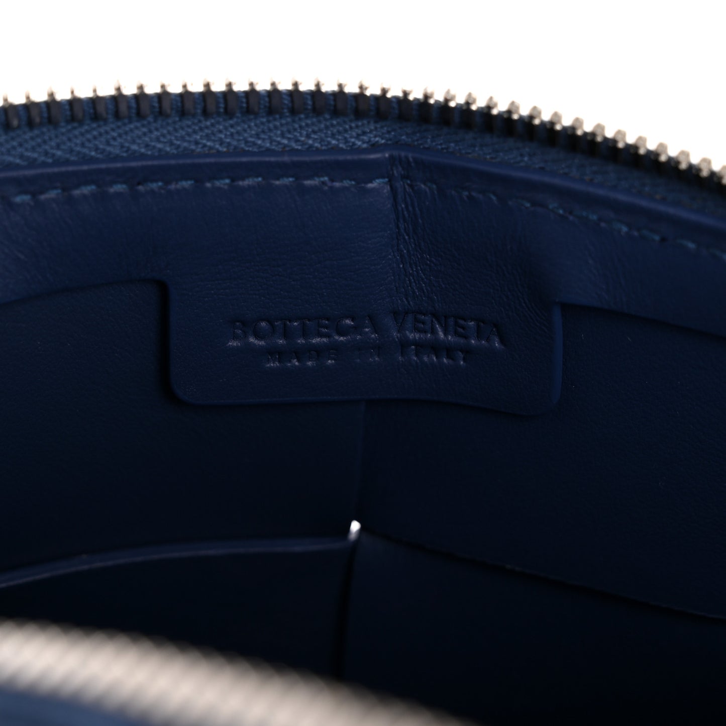Lambskin Maxi Intrecciato Cassette Camera Bag Cruise