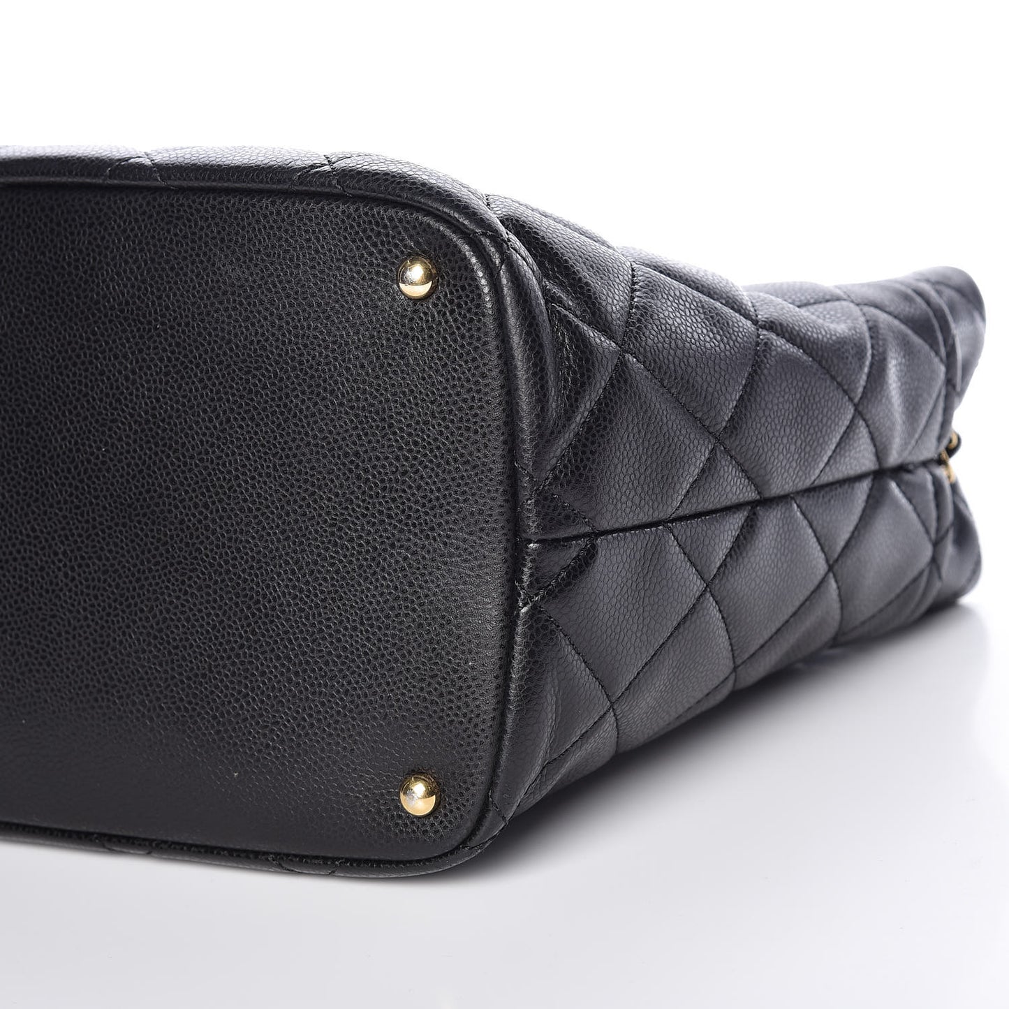 Caviar Quilted CC Timeless Soft Tote Black