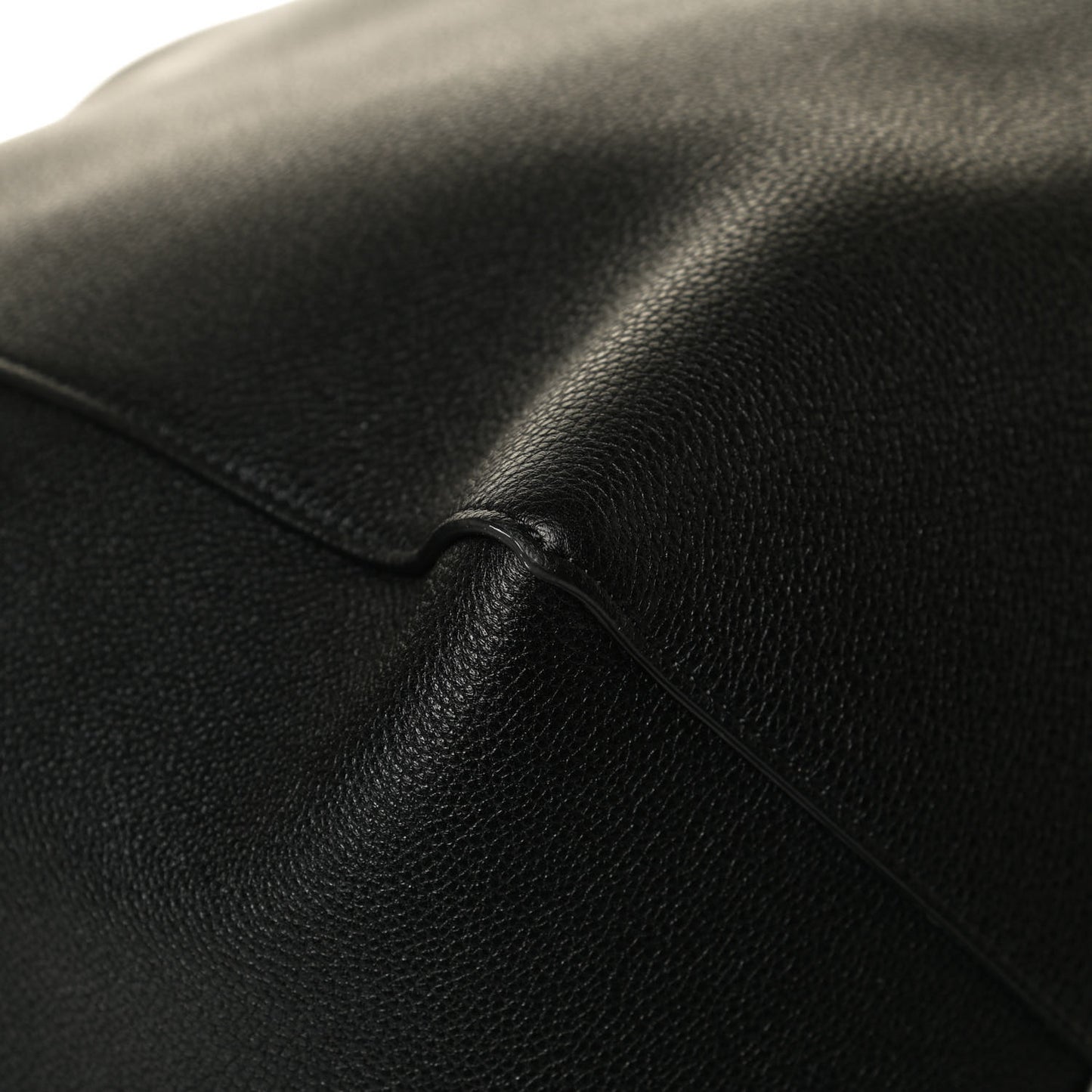 Soft Grained Calfskin Medium Belt Cabas Phantom Black