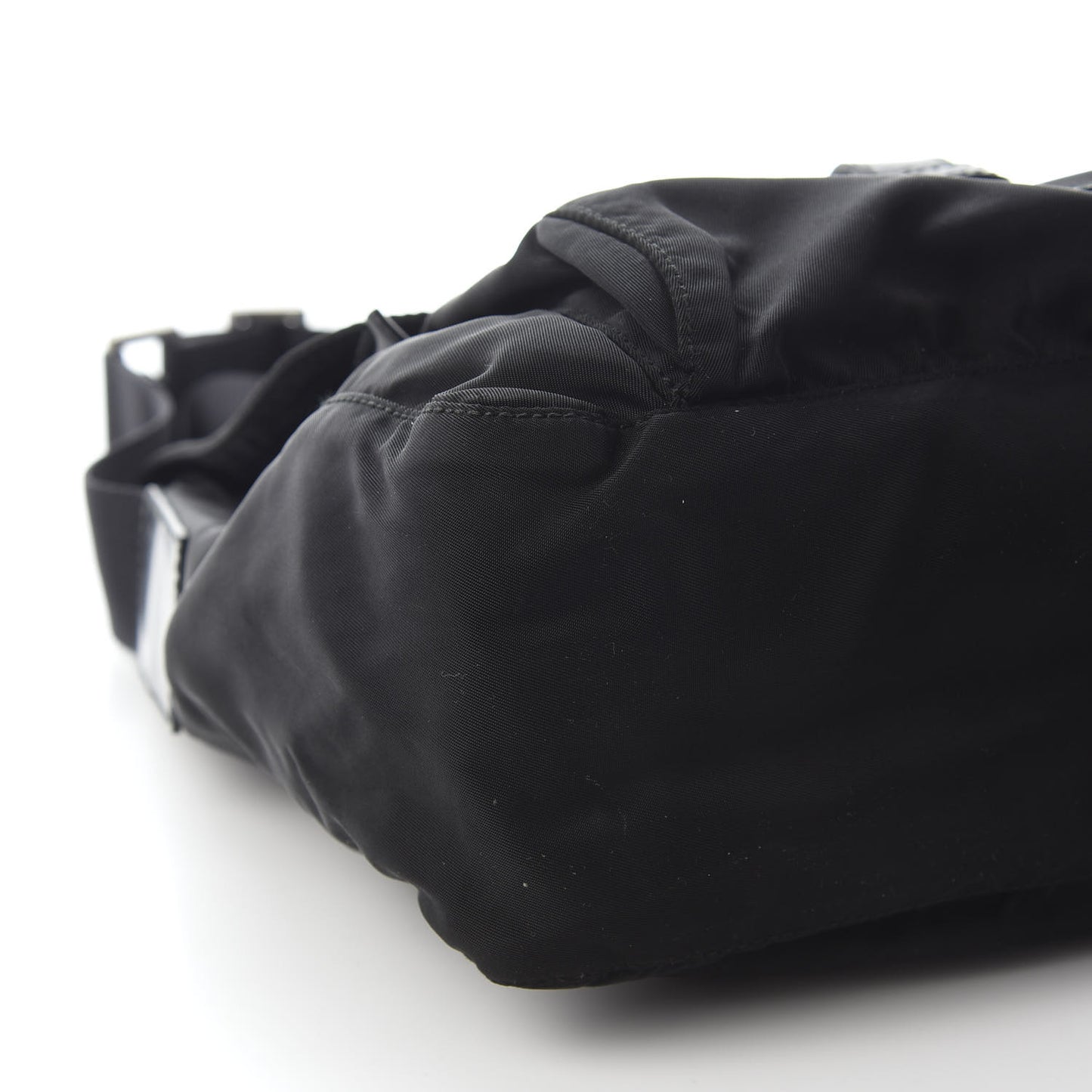 Nylon Vela Messenger Black
