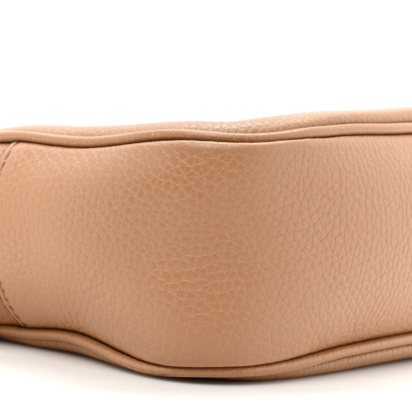 Pebbled Calfskin Small Soho Disco Bag Camelia