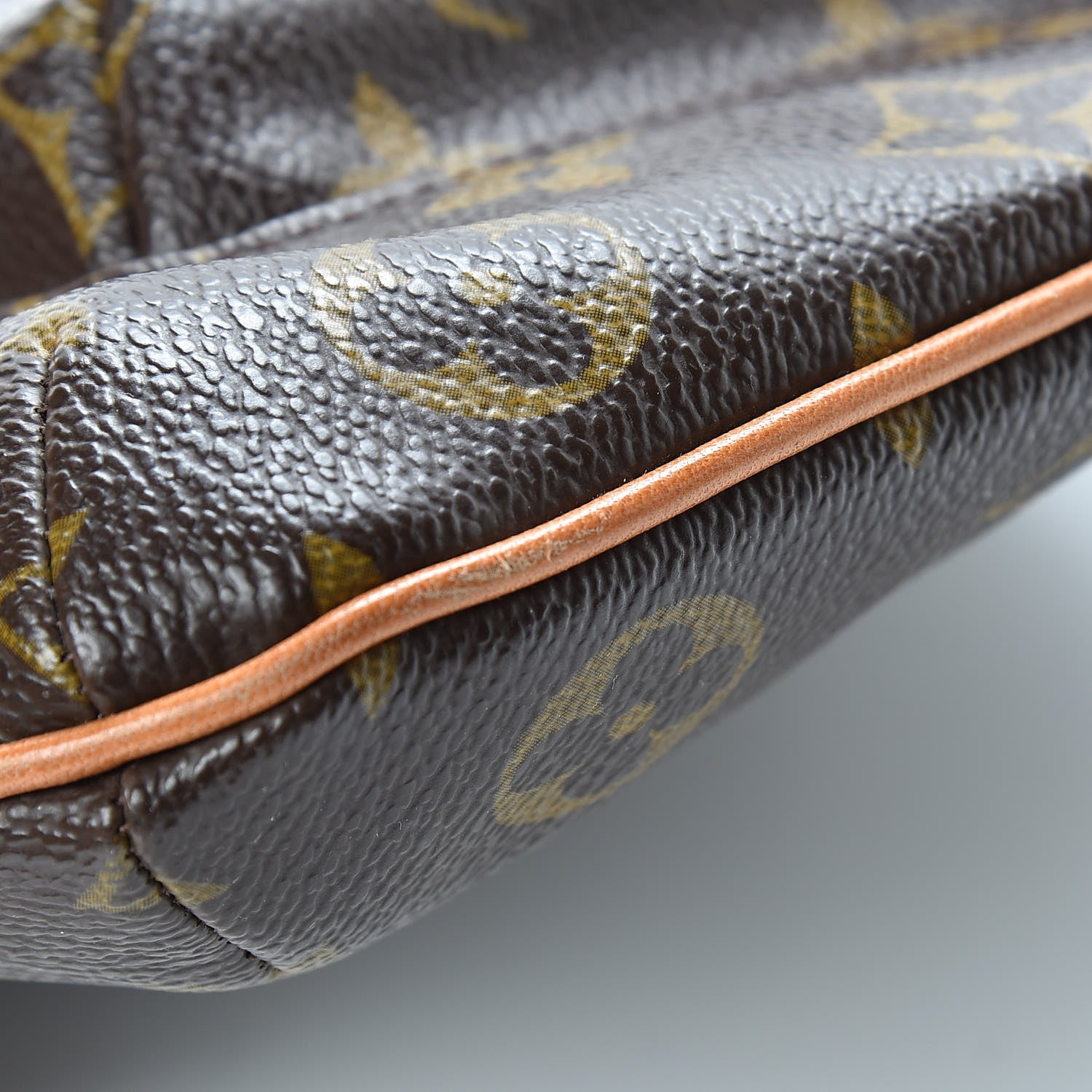 Louis Vuitton Monogram Partition Wristlet 10 of 10