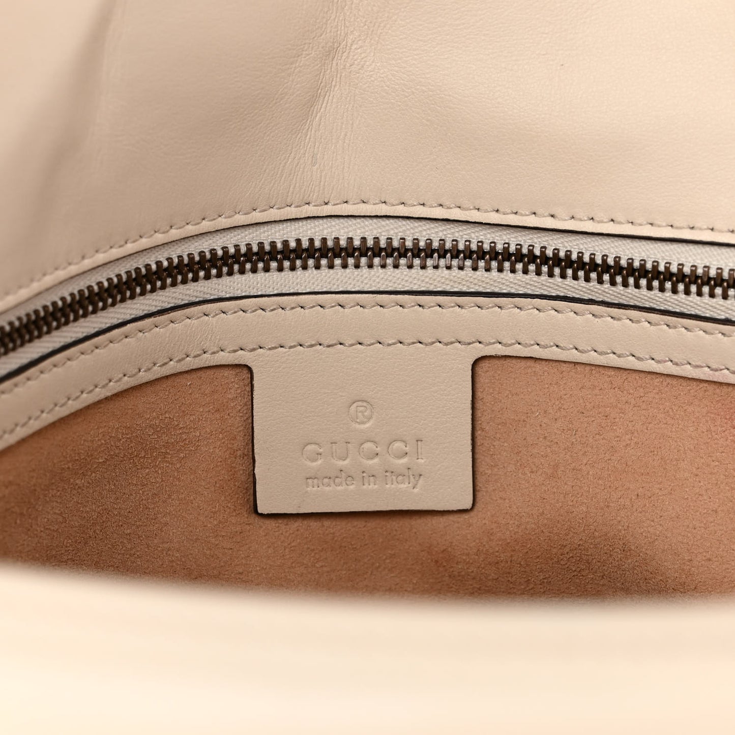 Calfskin Matelasse Large GG Marmont Shoulder Bag Mystic White