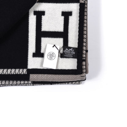 Hermes Wool Cashmere Avalon III Blanket Ecru Black 3 of 3