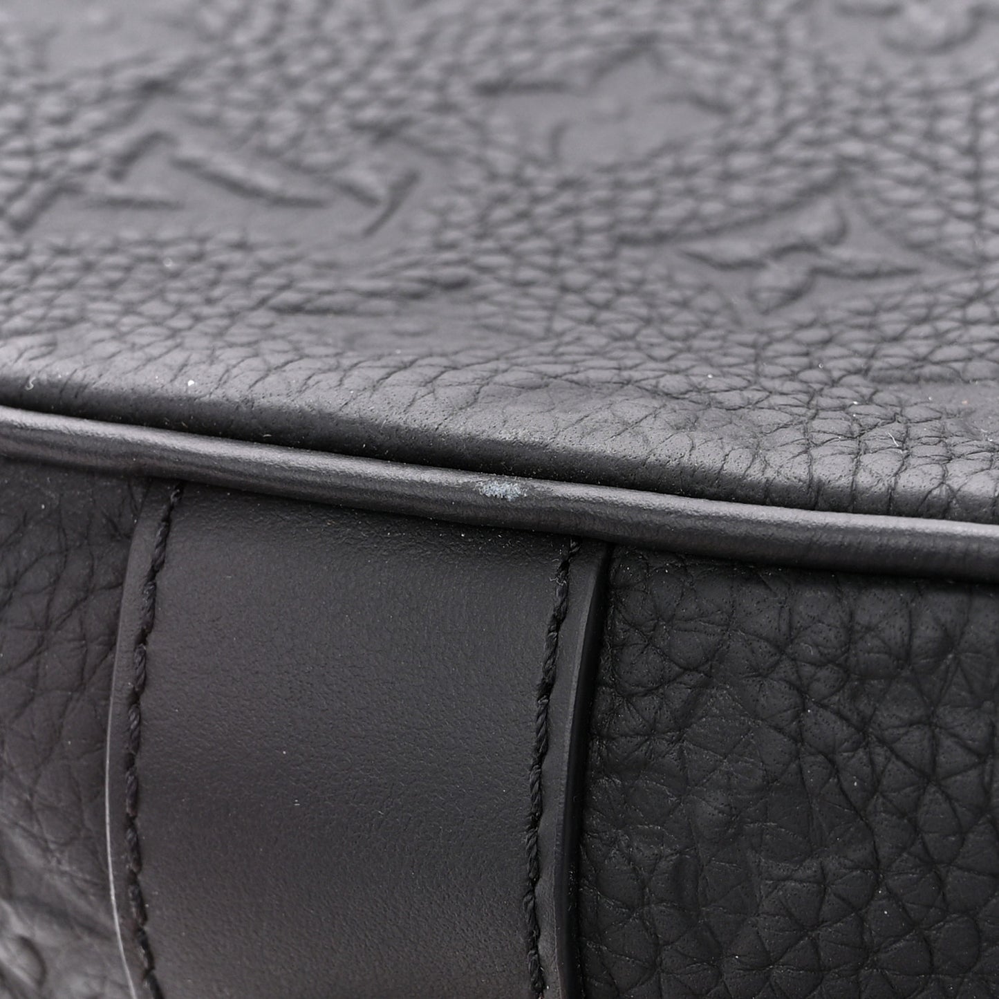 LOUIS VUITTON Taurillon Monogram S Lock Messenger Black