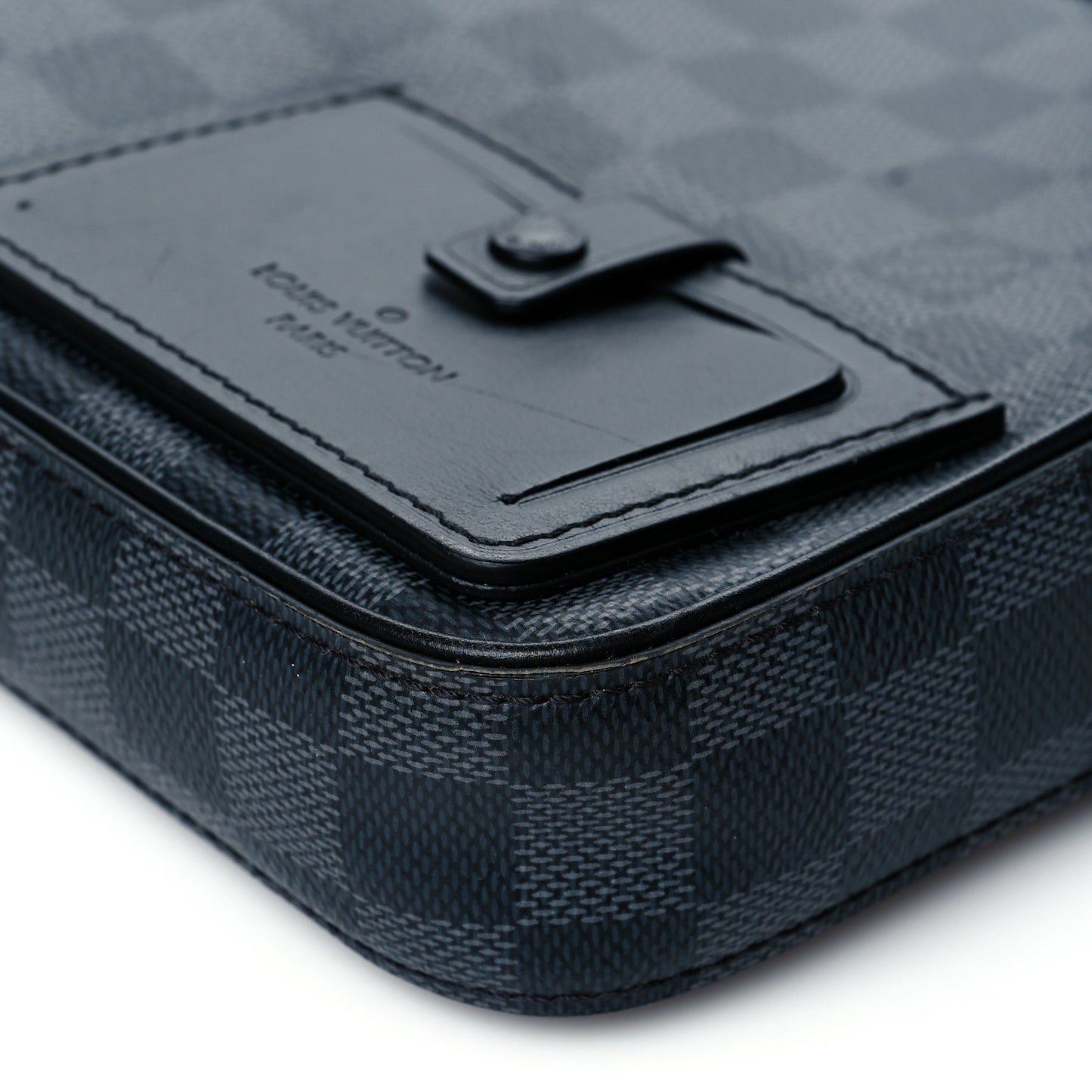 Damier Graphite Alpha Messenger Bag