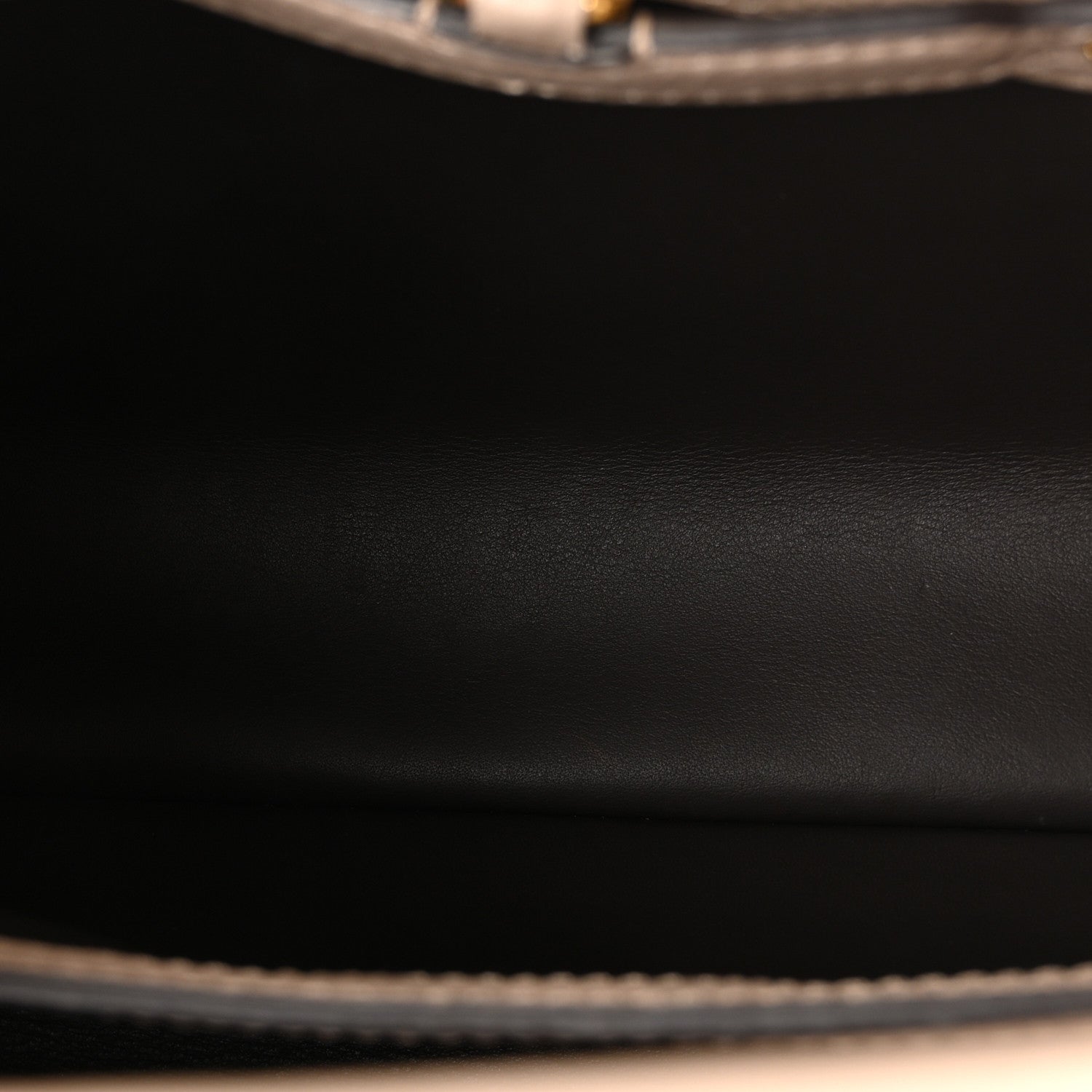 Louis Vuitton Taurillon Capucines PM Galet 8 of 17