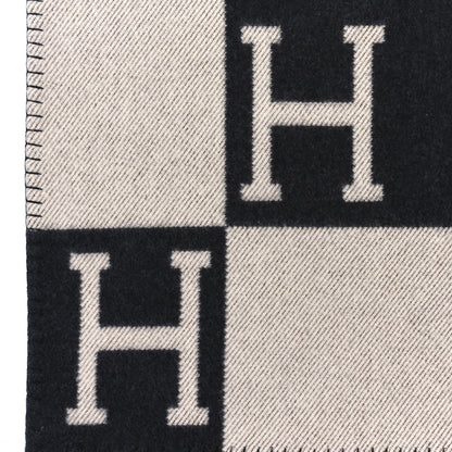 Hermes Wool Cashmere Signature Avalon Blanket Ecru Gris Fonce 4 of 5