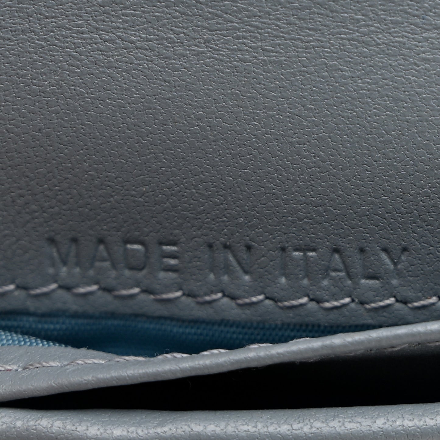 Grained Calfskin Supple Cannage Caro Scarlet Zipped Wallet Cloud Blue
